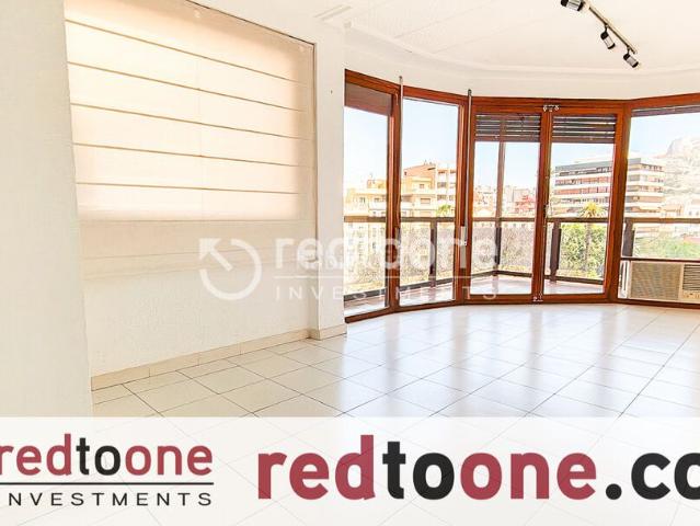 Piso en venta en Alicante, Ensanche Diputación. Impresionante vivienda con espectaculares vistas a la ciudad y al Emblemático Castillo de Santa barbara. Pisos.