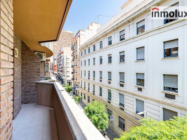 Piso en venta en Alicante, Ensanche Diputación. Piso con terraza soleada en Alicante. Pisos.