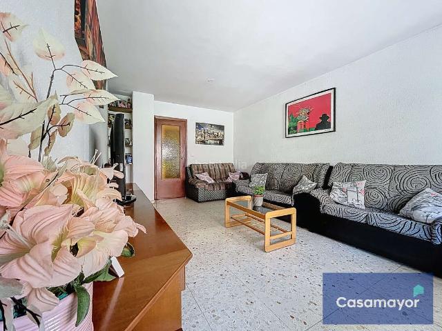 Piso en venta en Alicante, Ensanche Diputación. Vivienda luminosa con garaje en pleno centro de Alicante, junto a Óscar Esplá. Pisos.