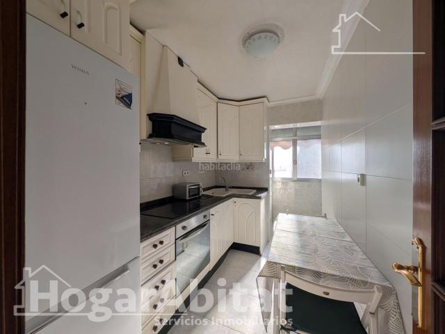 Piso en venta en Alicante, Florida Alta. ACOGEDOR Y EXTERIOR CON TERRAZA ACRISTALADA JUNTO A LA AV. DEL DR. JIMÉNEZ DÍAZ. Pisos.