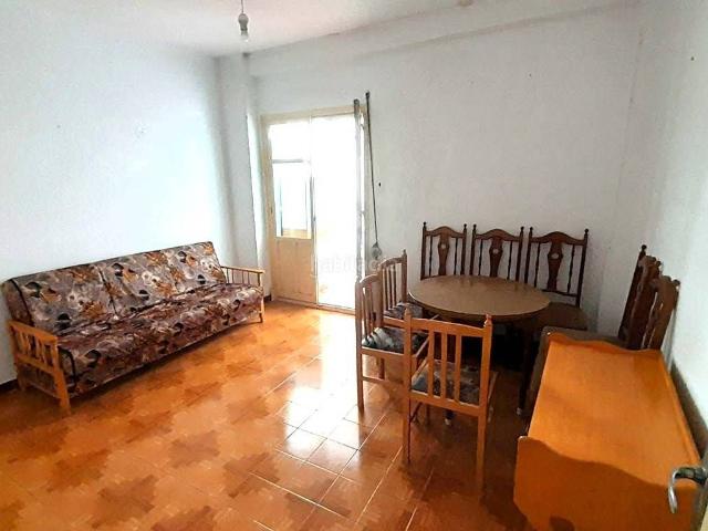 Piso en venta en Alicante, Florida Alta. Gran Oportunidad de Inversión o Reforma Cerca de la Av. de Orihuela! 130m2. Precio 190.000. Pisos.