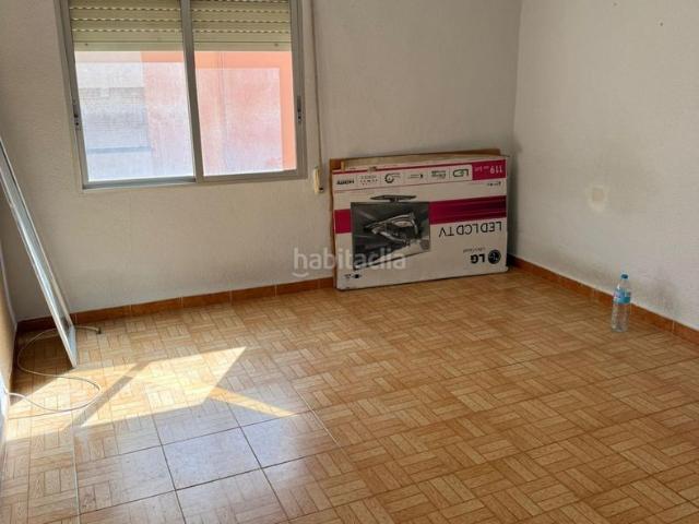 Piso en venta en Alicante, Florida Alta. GRAN OPORTUNIDAD DE REFORMA CON TERRAZA EN ALICANTE. Pisos.