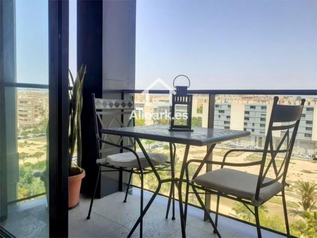 Piso en venta en Alicante, Garbinet Parque de las Avenidas. Luminoso piso seminuevo con terraza, piscina y garaje en Gran Vía Garbinet!. Pisos.