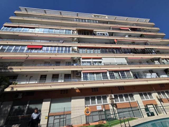 Piso en venta en Alicante, Goteta. Oportunidad Única en Avenida Denia, Alicante 350,000. Pisos.