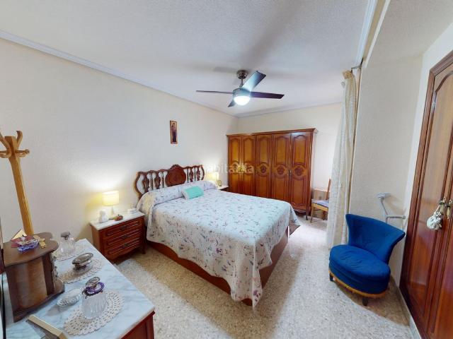 Piso en venta en Alicante, Los Ángeles. *AMPLITUD, ASCENSOR Y DOS ZONAS EXTERIORES EN PLENO BARRIO DE LOS ÁNGELES*. Pisos.