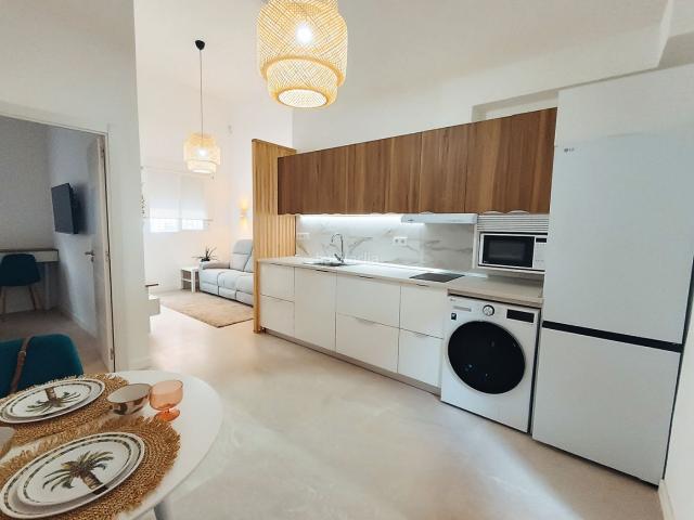 Piso en venta en Alicante, Los Ángeles. Planta Baja con Entrada Independiente. Pisos.
