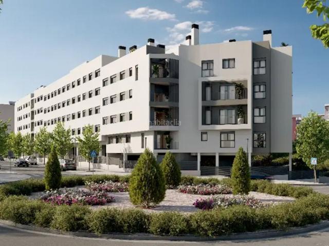 Piso en venta en Alicante, Paus Polígono San Blas. Apartamento de 3 dormitorios y 2 baños con piscina y jardín en Alicante. Pisos.