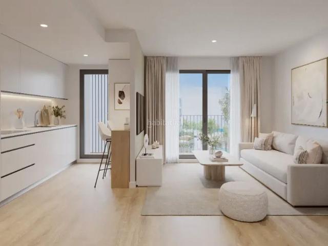Piso en venta en Alicante, Paus Polígono San Blas. Apartamento de 2 dormitorios y 2 baños con piscina y jardín en Alicante. Pisos.