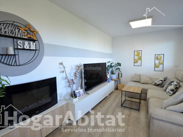 Piso en venta en Alicante, Paus Polígono San Blas. SEMINUEVO Y EXTERIOR EN RESIDENCIAL CON PISCINA, GARAJE Y TRASTERO. Pisos.