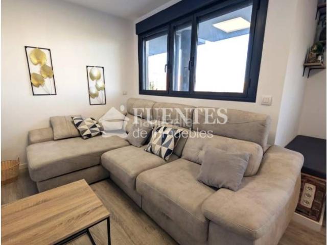 Piso en venta en Alicante, Paus Polígono San Blas. Venta de Piso Luminoso de 3 Habitaciones en Alicante Pau. Pisos.