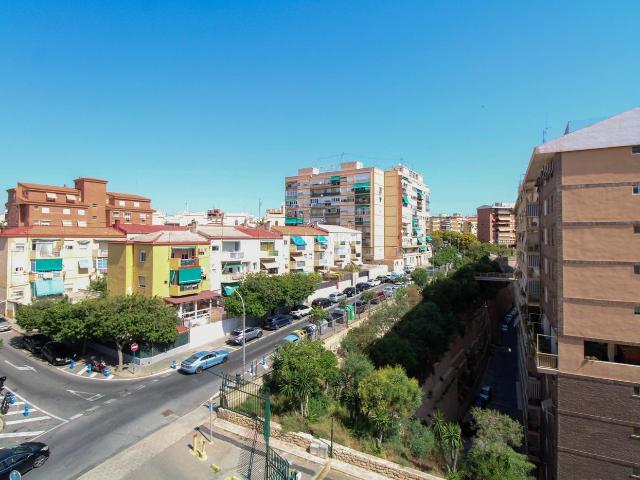 Piso en venta en Alicante, Pla de Bon Repós. Exclusiva Vivienda con Vistas Privilegiadas en Alicante. Pisos.