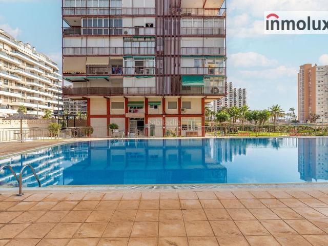 Piso en venta en Alicante, Playa de San Juan. Apartamento en primera linea de playa de San Juan. Pisos.