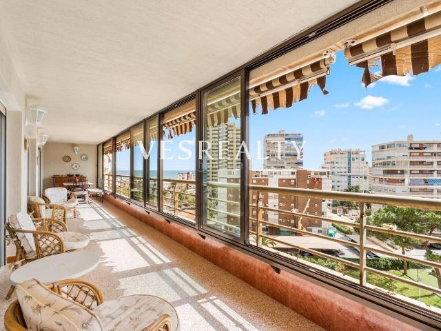 Piso en venta en Alicante, Playa de San Juan. Exclusiva Joya en Playa de San Juan con Gran Terraza y Vistas Privilegiadas. Pisos.