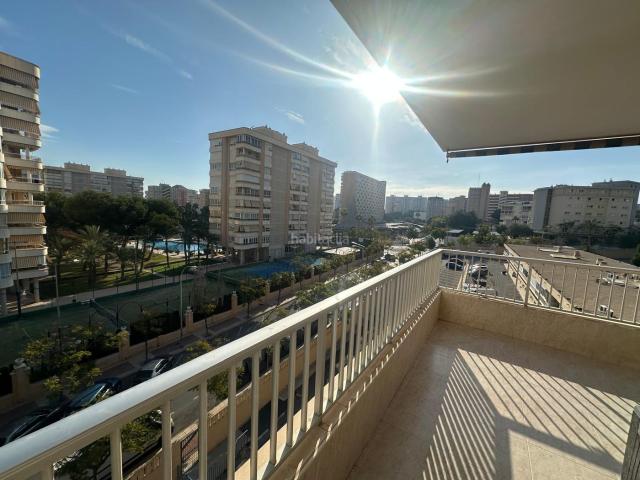 Piso en venta en Alicante, Playa de San Juan. Pisos.