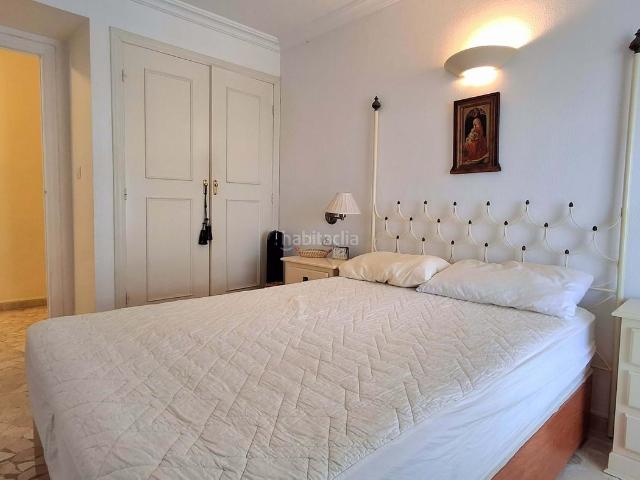 Piso en venta en Alicante, Playa de San Juan. Situado en una 14.ª planta y a tan solo 150 metros de la Playa de San Juan, este amplio y luminoso piso ofrece una combinación exc. Pisos.