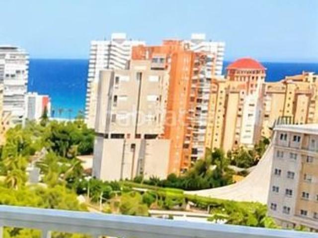 Piso en venta en Alicante, Playa de San Juan. Vivienda en Venta en Edificio Club del Mar, Con Garaje. Pisos.