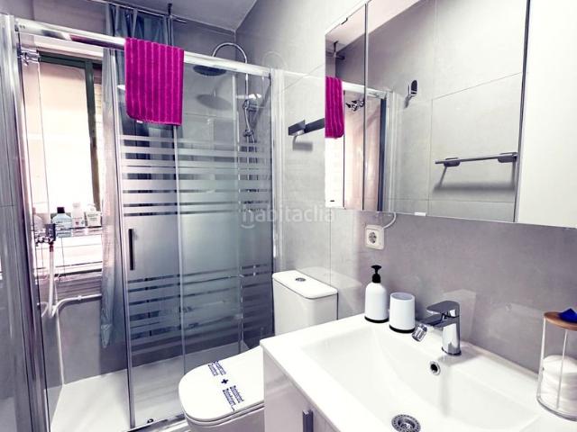Piso en venta en Alicante, Raval Roig Virgen del Socorro. Encantador apartamento en última planta a pocos pasos de la Playa del Postiguet. Pisos.