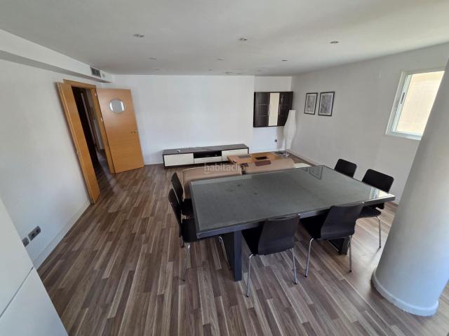 Piso en venta en Alicante, San Antón. Amplio y Luminoso Piso Doble en el Corazón de Alicante por 360,000. Pisos.