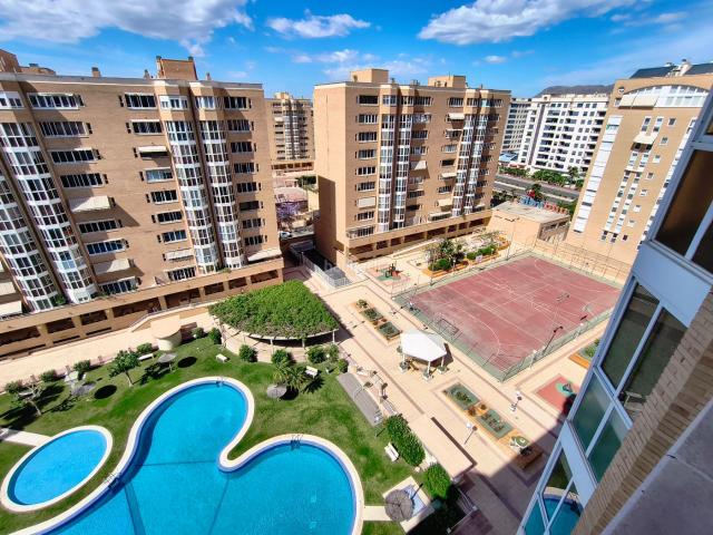 Piso en venta en Alicante, San Blas. Vistas, urbanización, garaje y trastero. Pisos.