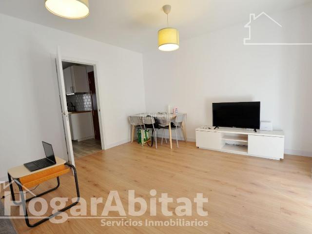 Piso en venta en Alicante, San Fernando Princesa Mercedes. REFORMADO TOTALMENTE! BONITO, AMPLIO Y LUMINOSO CON BALCÓN. Pisos.
