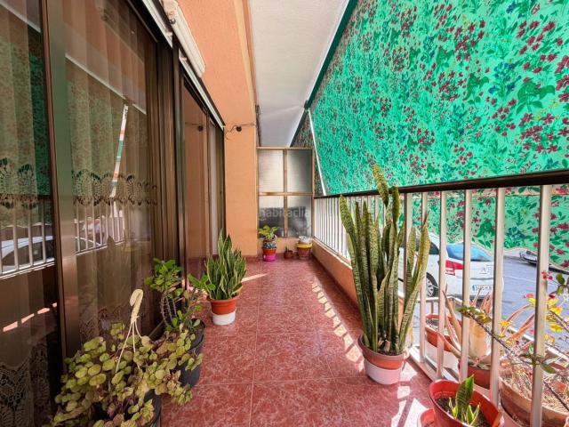 Piso en venta en Alicante, San Gabriel. BAJO EXTERIOR EN SAN GABRIEL HACIENDO ESQUINA. Pisos.