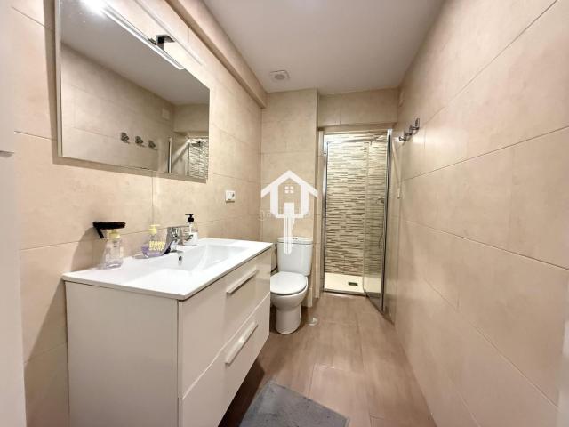 Piso en venta en Alicante, Santo Domingo. ESPECTACULAR PISO EN VENTA EN ALICANTE, 130m2, 5 HABITACIONES, 2 BAÑOS, PISO 11 CON ASCENSOR, BALCÓN. ZONA DE SANTO DOMINGO. Pisos.