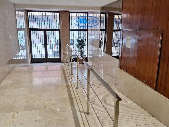 Piso en venta en Alicante, Santo Domingo. AMPLIA VIVIENDA CENTRICA CON PLAZA DE GARAJE OPCIONAL. Pisos.