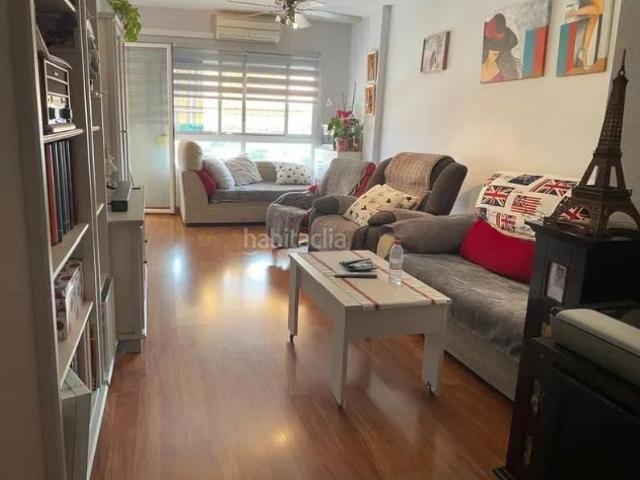 Piso en venta en Alicante, Tómbola. Magnífico piso de 4 dormitorios en Tómbola con garaje, trastero y piscina. Pisos.