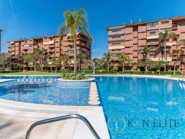 Piso en venta en Alicante, Vistahermosa. Exclusiva Propiedad con Impresionantes Zonas Comunes y Máxima Comodidad. Pisos.