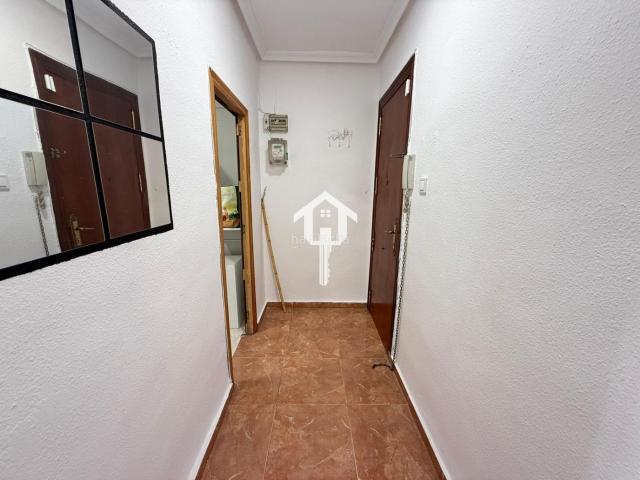 Dúplex en venta en Alicante, Virgen del Remedio Parque Lo Morant. DUPLEX EN VENTA EN ALICANTE, 72m2, 3 HABITACIONES, 1 BAÑO, CUARTA PLANTA SIN ASCENSOR. ZONA DE VIRGEN DEL REMEDIO. Dúplex.