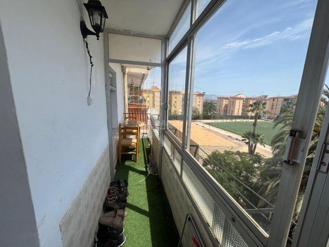 Piso en venta en Alicante, Virgen del Remedio Parque Lo Morant. Luminosa Cuarta Planta sin ascensor con Vistas Despejadas. Pisos.