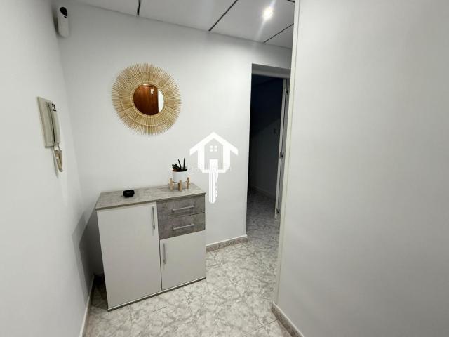 Piso en venta en Alicante, Virgen del Remedio Parque Lo Morant. PISO EN VENTA EN ALICANTE, ZONA VIRGEN DEL REMEDIO CON TERRAZA ACRISTALADA. Pisos.