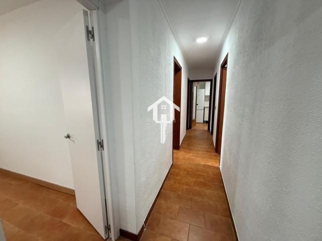 Piso en venta en Alicante, Virgen del Remedio Parque Lo Morant. PISO EN VENTA EN ALICANTE, 80m, 3 HABITACIONES, 1 BAÑO, QUINTA PLANTA CON ASCENSOR, ZONA DE VIRGEN DEL REMEDIO. Pisos.