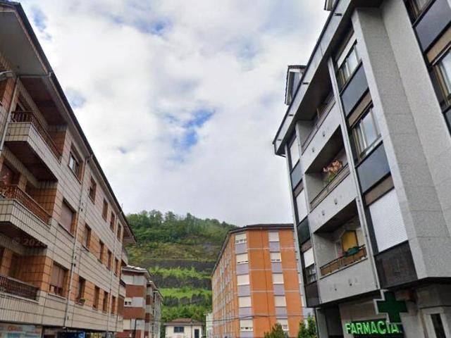 Piso en Venta en Aller