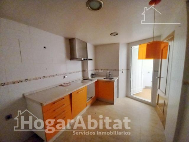 Piso en venta en Almoradí. OPORTUNIDAD EN INVERSIÓN! MUY LUMINOSO CON GARAJE, TRASTERO Y BALCÓN. Pisos.