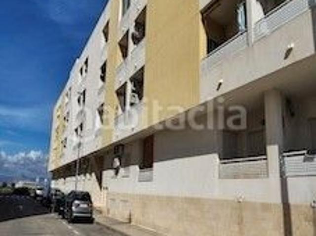 Piso en venta en Almoradí. Pisos.