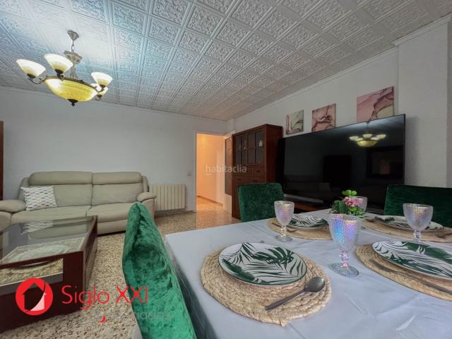 Piso en venta en Almazora Almassora, Centro. Vivienda situada en Almazora con una distribución cómoda y bien organizada. Dispone de un comedor amplio, perfecto para crear un e. Pisos Almazora.