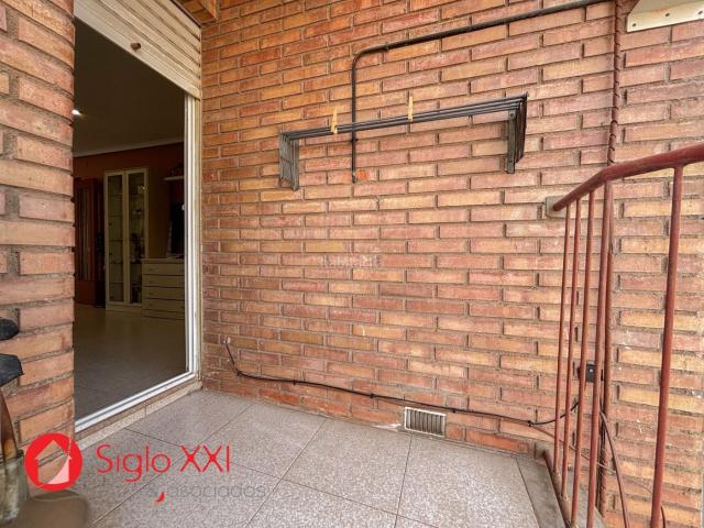 Piso en venta en Almazora Almassora, Santa Quiteria Les Boqueres. Piso amplio y bien distribuido con balcón y trasteroSe vende estupendo piso de tres habitaciones, dos baños completos y una.