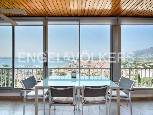 Piso en Venta en Almadrava Canyelles Puig Rom