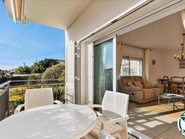 Piso en Venta en Almadrava Canyelles Puig Rom