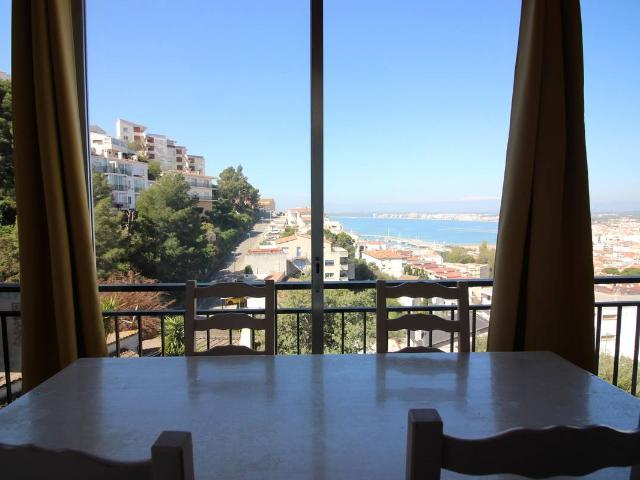 Piso en Venta en Almadrava Canyelles Puig Rom