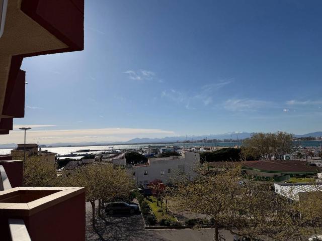 Piso en Venta en Almadrava Canyelles Puig Rom