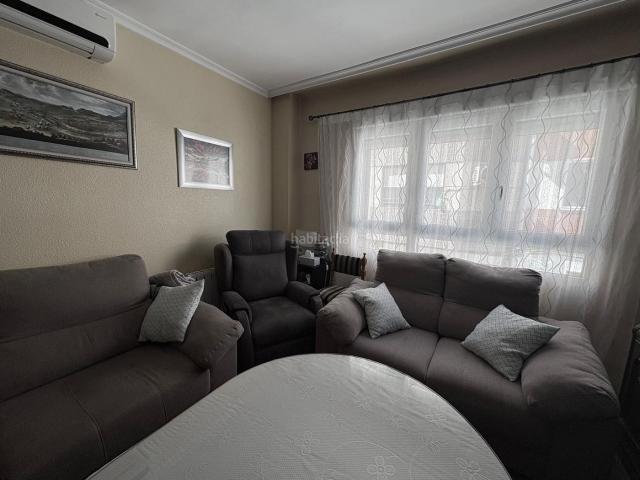 Piso en venta en Almansa. PISO CON 4 HABITACIONES DOS PATIOS Y GARAJE. PLENO CENTRO. Pisos.