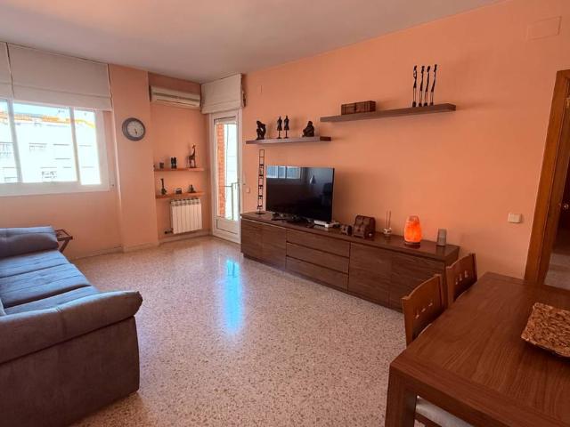 Piso en Venta en Almeda El Corte Inglés