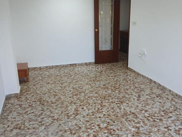 Piso en venta en Almenara. EXCLUSIVA VIVIENDA TOTALMENTE EXTERIOR FRENTE AL MERCADO CENTRAL DE ALMENARA. Pisos.