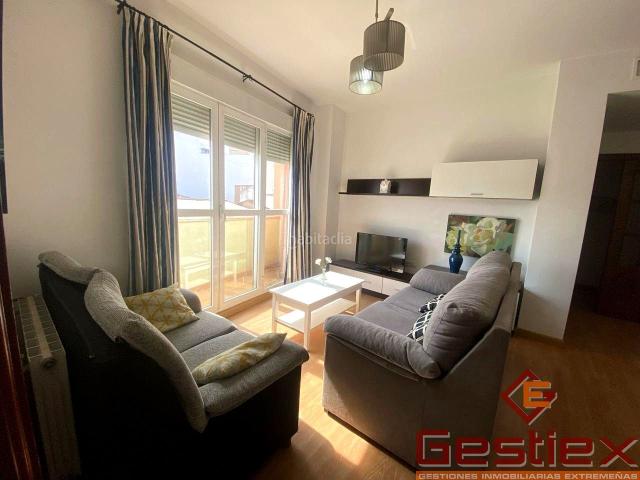 Piso en venta en Almendralejo. EN VENTA PISO CON GARAJE CERCA DE CALLE MERIDA. Pisos.