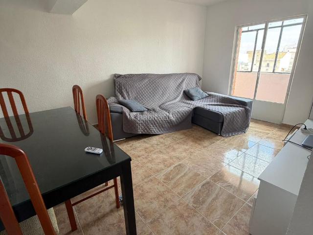 Piso en venta en Almendralejo. Piso de 3 dormitorios en pleno centro de Almendralejo. Muy luminoso y listo para entrar a vivir. Pisos.