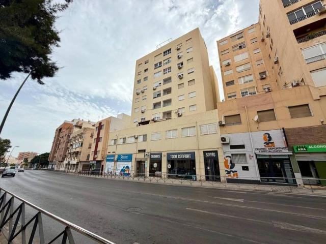 Piso en Venta en Almería