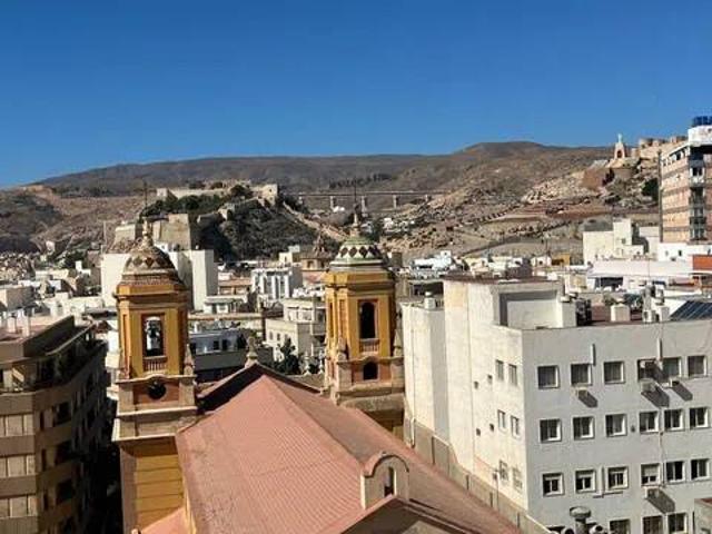 Piso en Venta en Almería