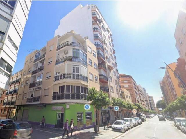 Piso en Venta en Almería
